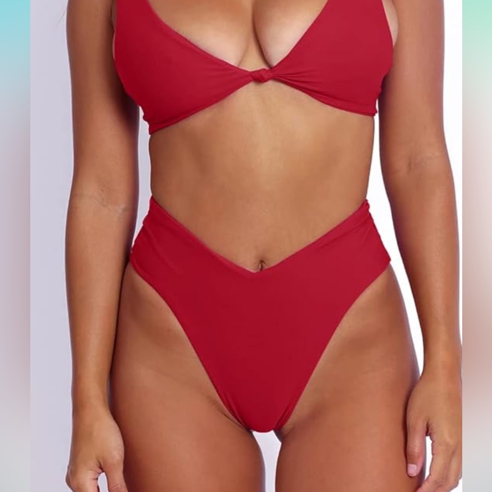 Brand new never worn, slightly too big (95lbs)